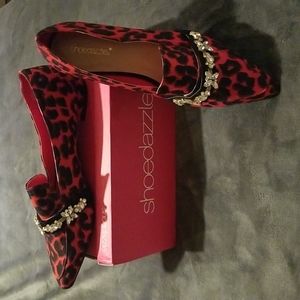 Shoe Dazzle Bee bee red leopard flats
